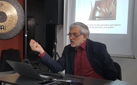Kaip mes klausomės muzikos? | prezentacija ir įrašų perklausa